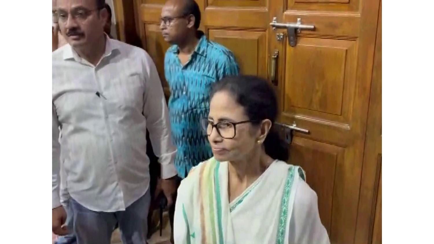 ममता बनर्जी ने एलपीजी मुद्दे पर केंद्र सरकार की आलोचना की, कहा 