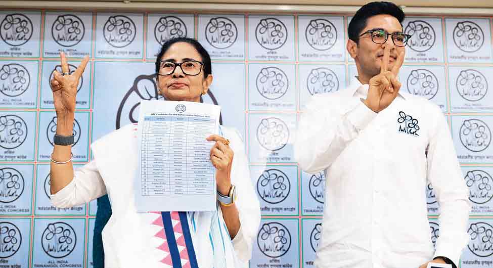 विधानसभा चुनाव ’26 पश्चिम बंगालः गढ़ बचाने और भेदने के तीखे तेवर