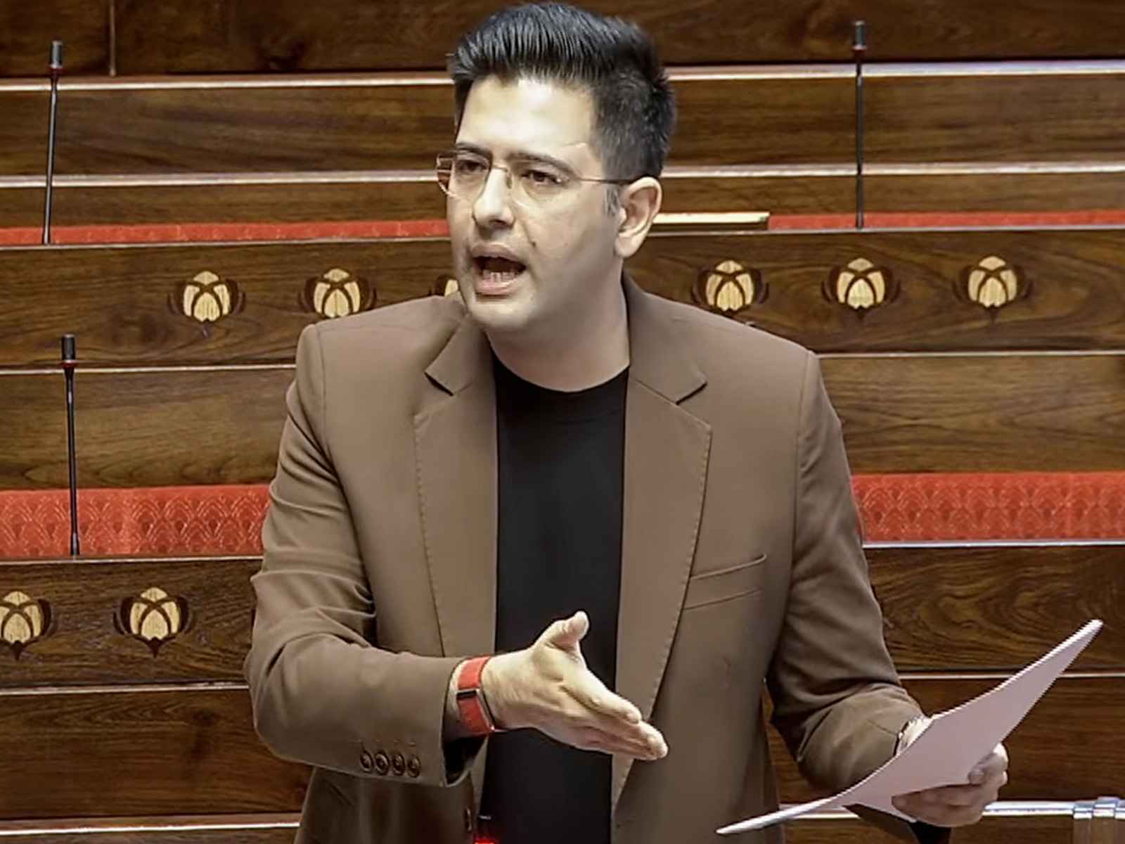 राज्यसभा पद से हटाए जाने के बाद राघव चड्ढा ने तोड़ी चुप्पी, बोले- 'तस्वीर अभी बाकी है'