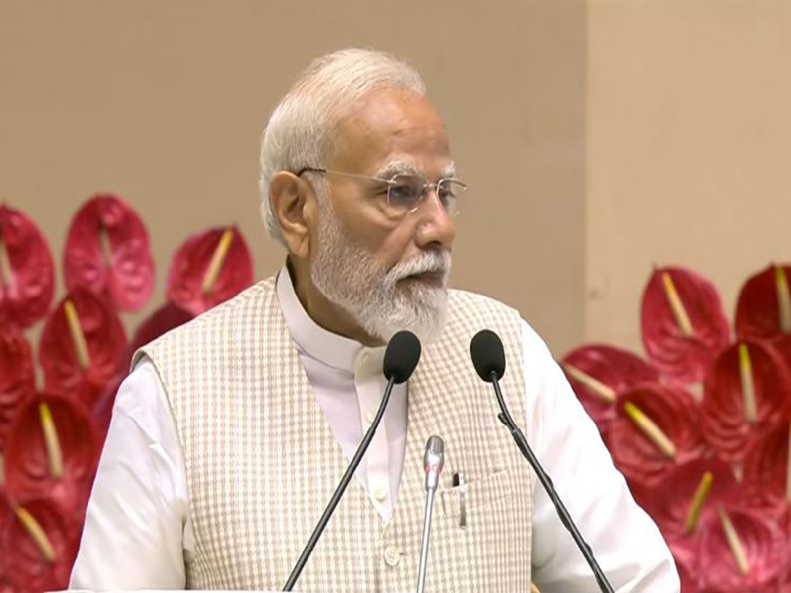 '21वीं सदी के सबसे बड़े फैसले की ओर भारत...', महिला आरक्षण को पीएम मोदी ने बताया ऐतिहासिक