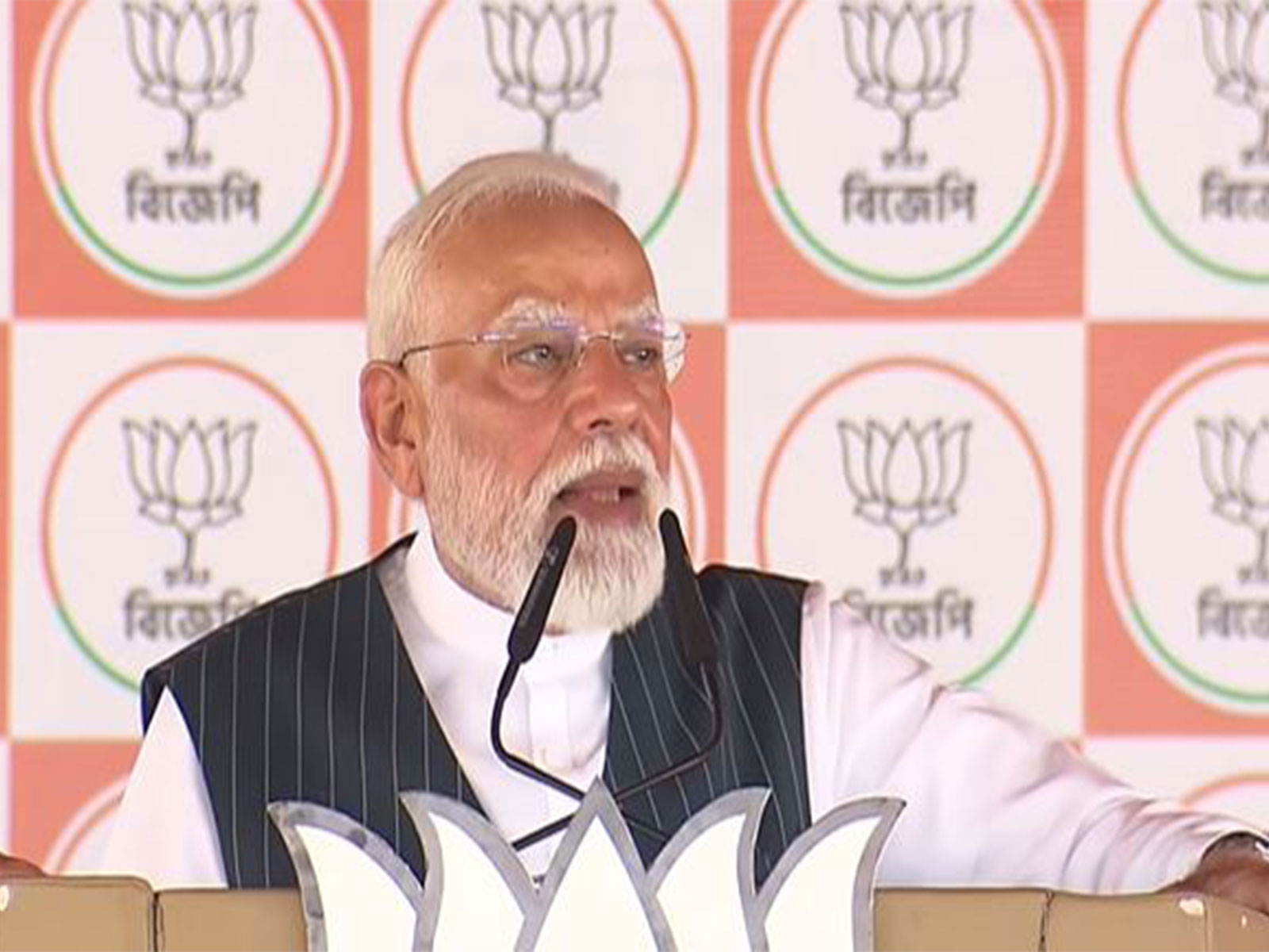 बंगाल रैली में प्रधानमंत्री मोदी का वार, बोले- 'TMC ने महिला आरक्षण पर किया 'विश्वासघात''