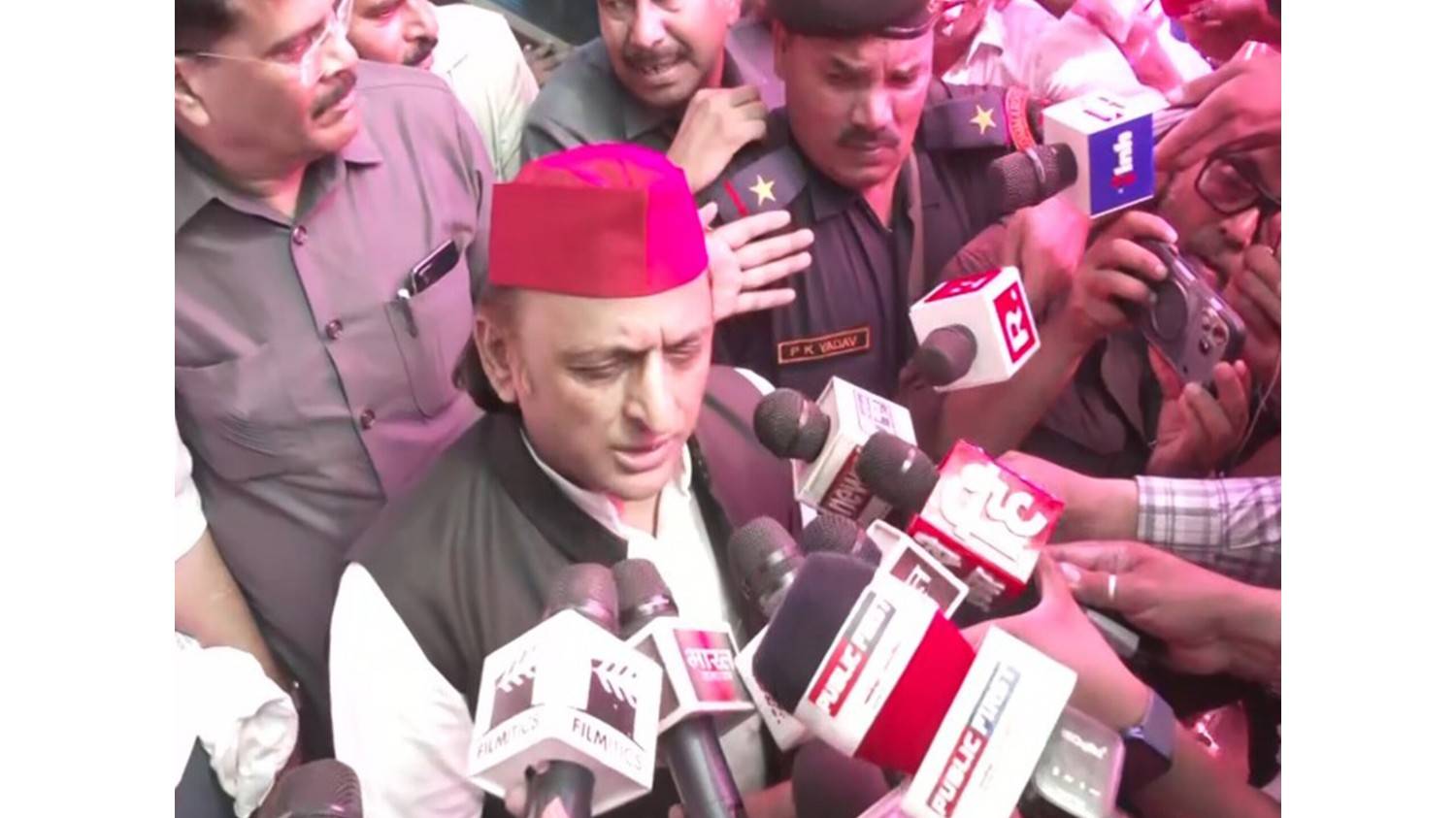 समाजवादी पार्टी के अध्यक्ष अखिलेश यादव ने भाई प्रतीक यादव के निधन पर किया शोक व्यक्त