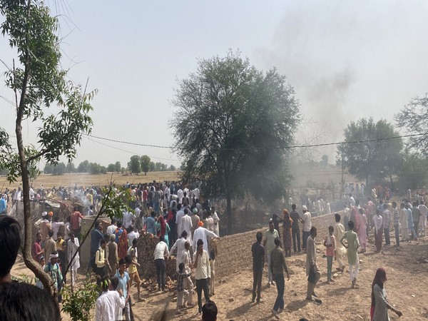 राजस्‍थान में मि‍ग-21 दुर्घटनाग्रस्त, तीन महिलाओं की मौत, कई लोग घायल, पायलट सुरक्षित