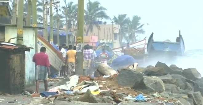 लक्षद्वीप पहुंचा चक्रवाती तूफान ओखी, अगले 24 घंटे में रफ्तार बढ़ने के आसार