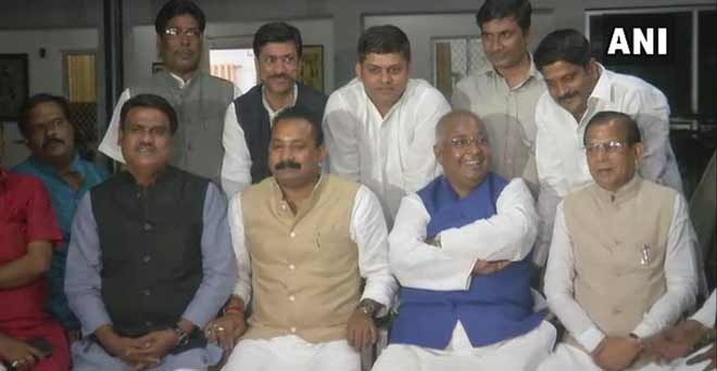 निलंबित होने के बाद बिहार कांग्रेस के चार एमएलसी जदयू में शामिल