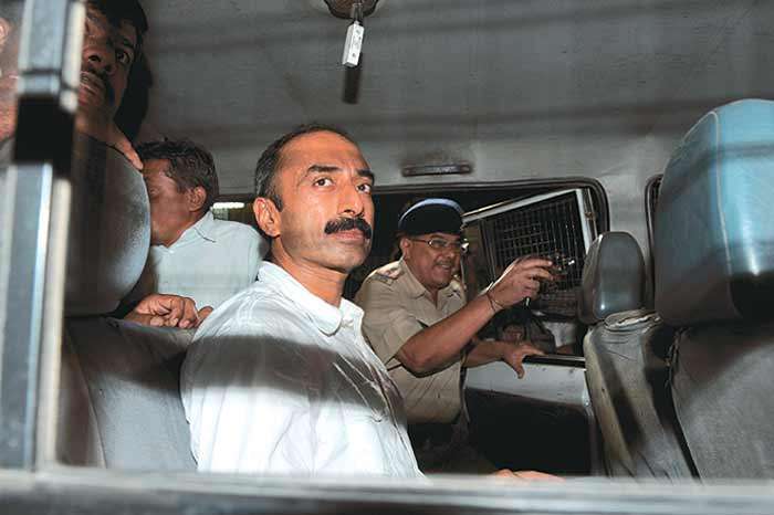 गुजरात पुलिस ने पूर्व आईपीएस अधिकारी संजीव भट्ट को जेल से किया गिरफ्तार, 2002 के दंगे से जुड़ा है मामला