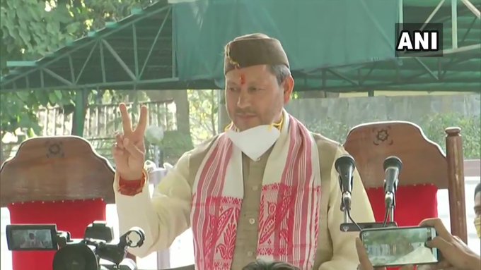 उत्तराखंड: तीरथ सिंह रावत ने ली मुख्यमंत्री पद की शपथ, क्या 2022 में फिर से खिला पाएंगे 'कमल'