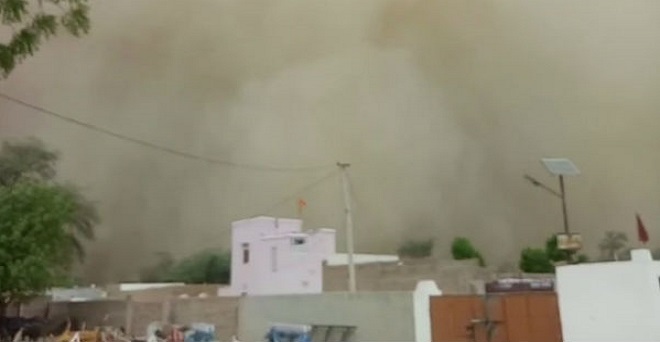 VIDEO: राजस्थान में रेत का तूफान, 14 राज्यों में अलर्ट जारी