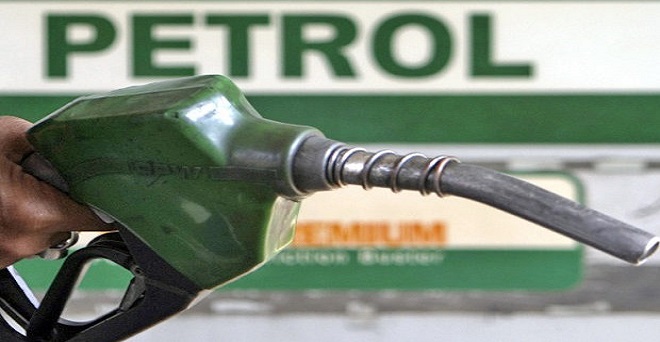 पेट्रोल की कीमत तीन साल में सबसे ज्यादा, दिल्ली में 70.30 रुपए पहुंची कीमत