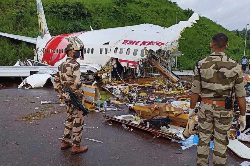 केरल विमान हादसा: कोझीकोड एयरपोर्ट पर किस गलती की वजह से क्रैश हुआ एयर इंडिया एक्सप्रेस फ्लाइट
