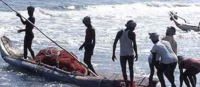 श्रीलंकाई नौसेना ने मछुआरे की गोली मार कर हत्या की, मछुआरों ने किया प्रदर्शन