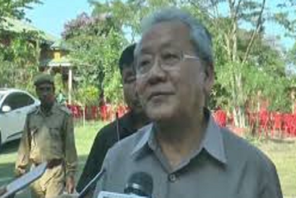 मणिपुर में 12 कांग्रेसी विधायकों का पार्टी के विभिन्न पदों से इस्तीफा