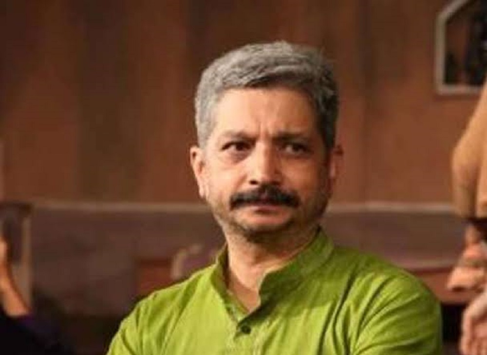राहुल गांधी के खिलाफ पोस्ट लिखने वाले मुंबई यूनिवर्सिटी के प्रोफेसर को छुट्टी पर भेजा गया