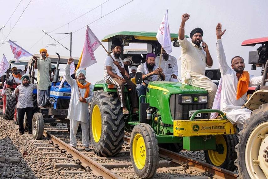 लखीमपुर हिंसा: एसकेएम का आज ‘रेल रोको’ आंदोलन, मंत्री की गिरफ्तारी की मांग पर अड़े किसान