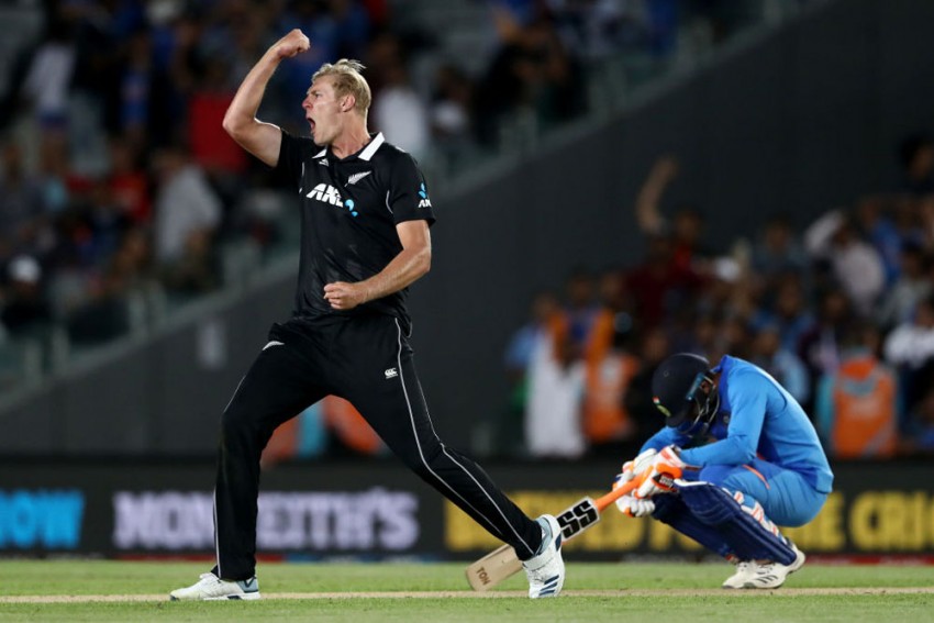 दूसरे वनडे में न्यूजीलैंड से 22 रनों से हारा भारत, गंवाई सीरीज