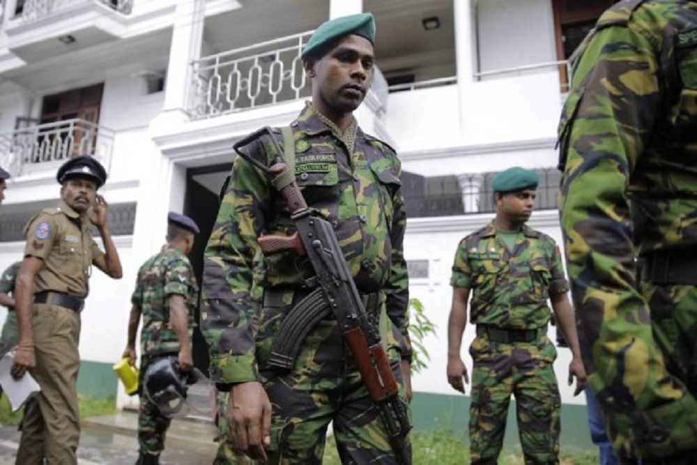 श्रीलंका में आतंकवादी ठिकानों पर कार्रवाई में 6 बच्चों, 3 महिला समेत 15 की मौत