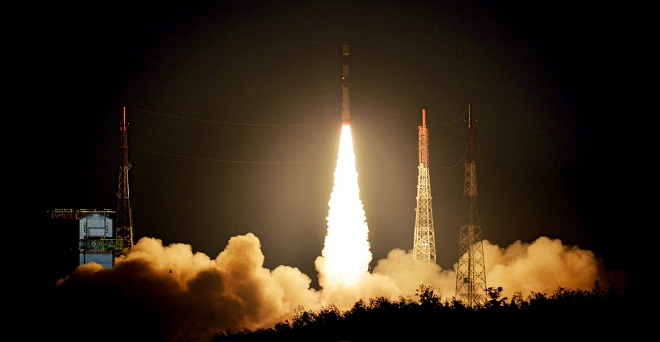 वीडियो: इसरो ने PSLV-C42 का किया सफल प्रक्षेपण, अंतरिक्ष में भेजे 2 विदेशी उपग्रह