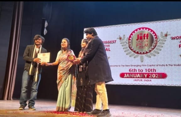 जयपुर इंटरनेशनल फिल्म फेस्टिवल में 'हू एम आई' को मिला बेस्ट रोमान्टिक फिल्म का अवॉर्ड