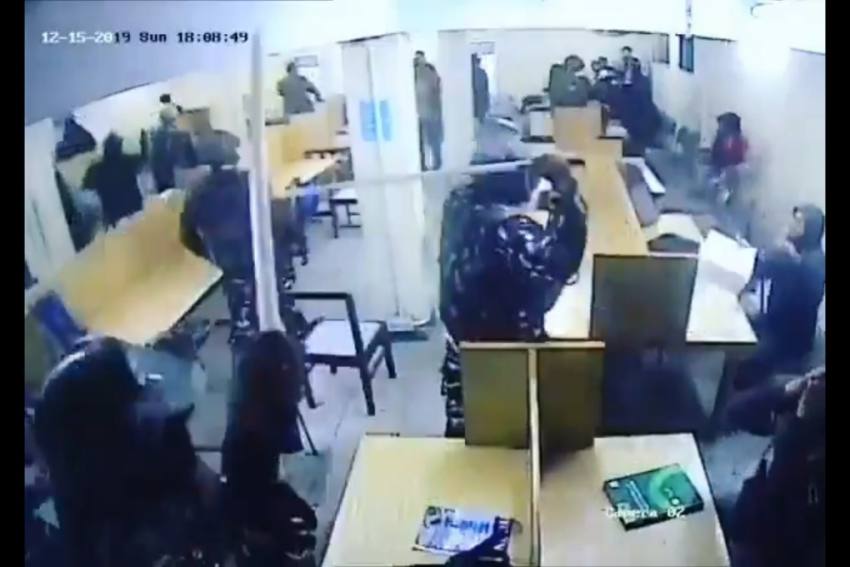 JCC ने जारी किया जामिया-मिलिया की लाइब्रेरी में 'पुलिस कार्रवाई' का वीडियो