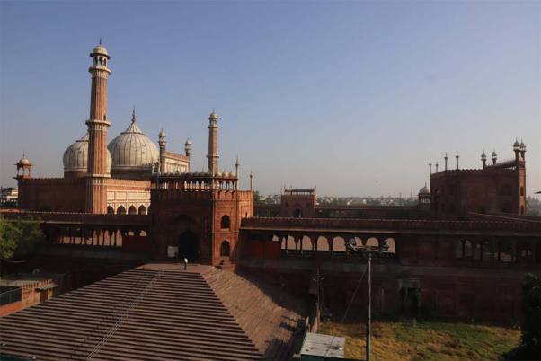 कोरोना वायरस के चलते लगाए गए लॉकडाउन के चौथे चरण के बीच आज ईद-उल-फितर के मौके पर बंद रहेगी दिल्ली की जामा मस्जिद