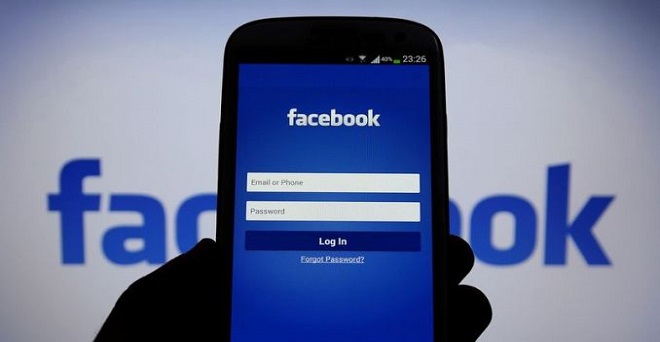 फेसबुक का डेटा हो रहा लीक, इसमें शामिल कंपनी कैम्ब्रिज एनालिटिका का CEO निलंबित