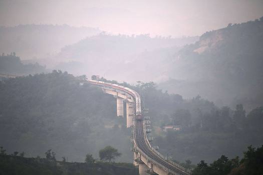 रेलवे ने चीनी कंपनी के साथ किया कॉन्ट्रैक्ट खत्म, काम की खराब प्रगति का दिया हवाला