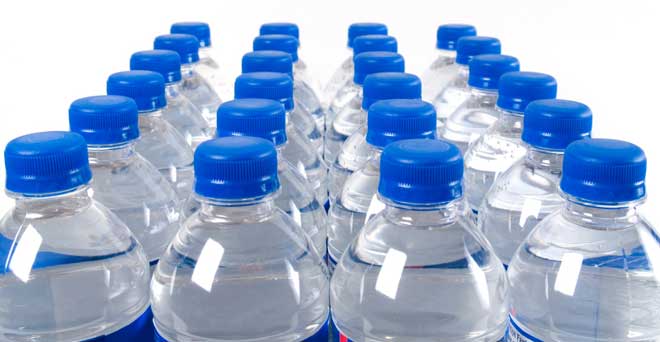 पानी की बोतल पर MRP से ज्यादा कीमत वसूल सकते हैं होटल