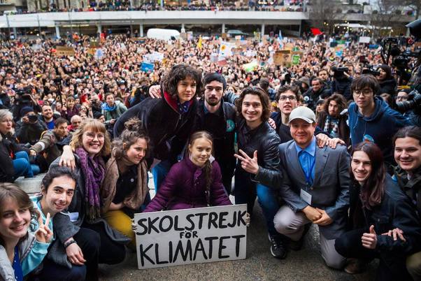 स्विट्जरलैंड के लुसाने में पर्यावरण से जुड़े एक कार्यक्रम के दौरान 17 वर्षीय स्वीडिश जलवायु कार्यकर्ता ग्रेटा थनबर्ग