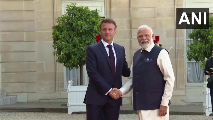 रक्षा सहयोग भारत-फ्रांस रिश्ते का मजबूत स्तंभ, सीमा पार आतंकवाद के खिलाफ कड़ी कार्रवाई करने की जरूरत: पीएम मोदी