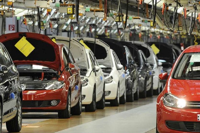 ऑटो सेक्टर में मंदी जारी, मारुति की बिक्री 33 फीसदी गिरी, हुंडई और महिद्रा में भी सुस्ती