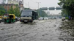 लगातार बारिश के कारण दिल्ली के सभी स्कूल सोमवार को बंद रहेंगे: सीएम अरविंद केजरीवाल