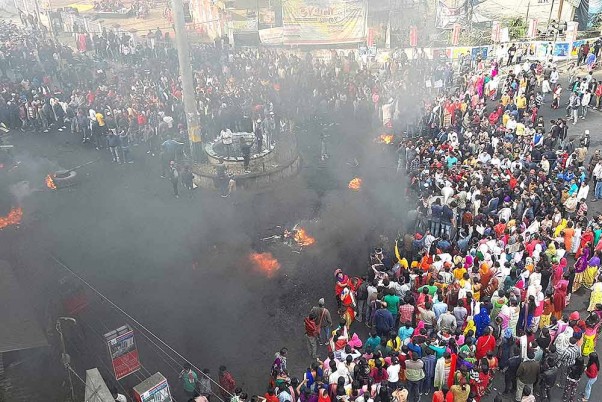 असम के तिनसुकिया जिले में नागरिकता संशोधन विधेयक के खिलाफ प्रदर्शन का दृश्य