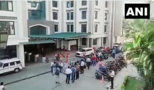 दिल्ली-एनसीआर में भूकंप के तेज झटके, घबराकर घरों और ऑफिसों से बाहर निकले लोग, नेपाल था केंद्र