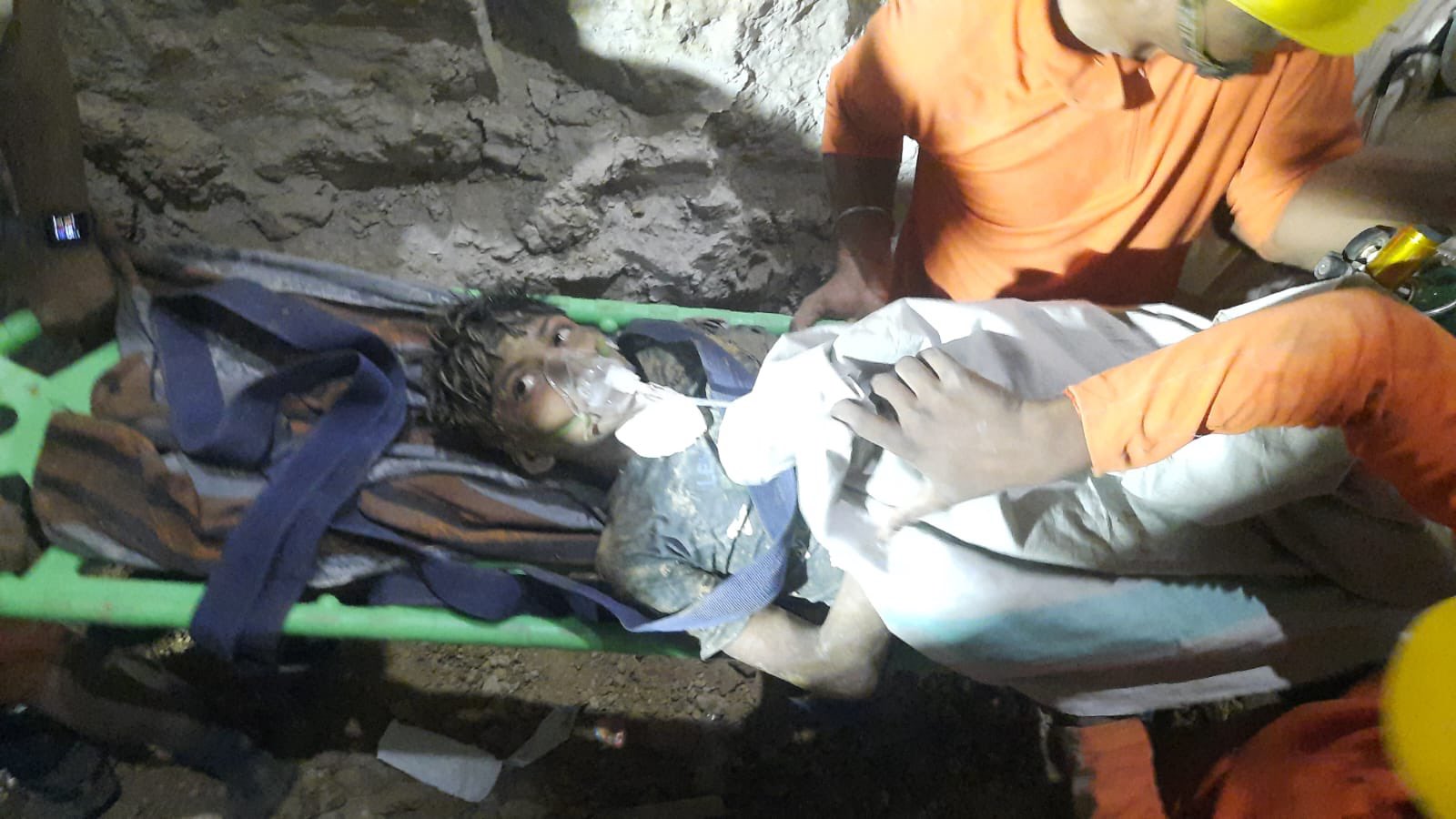 छत्तीसगढ़: बोरवेल में गिरे बच्चे को सुरक्षित निकाला गया, 100 घंटे से ज्यादा चला ऑपरेशन