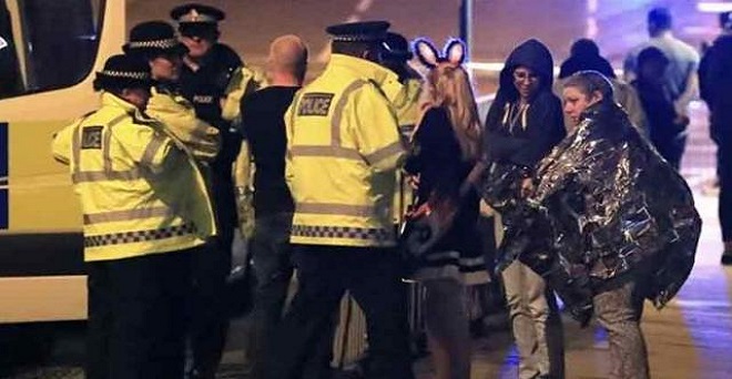 ब्रिटेन: मैनचेस्टर में म्यूजिक कंसर्ट के दौरान धमाका, 22 की मौत, 59 घायल