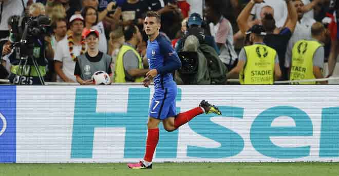 ग्रिएजमैन के दो गोल से फ्रांस यूरो कप फाइनल में