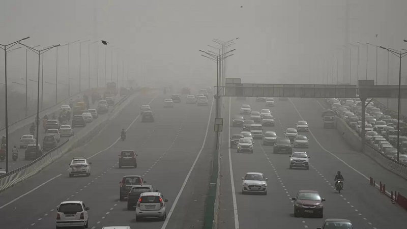 दिल्ली की वायु गुणवत्ता 'बहुत खराब', AAP सरकार त्योहारों से पहले शीतकालीन प्रदूषण को रोकने के लिए कर रही है संघर्ष