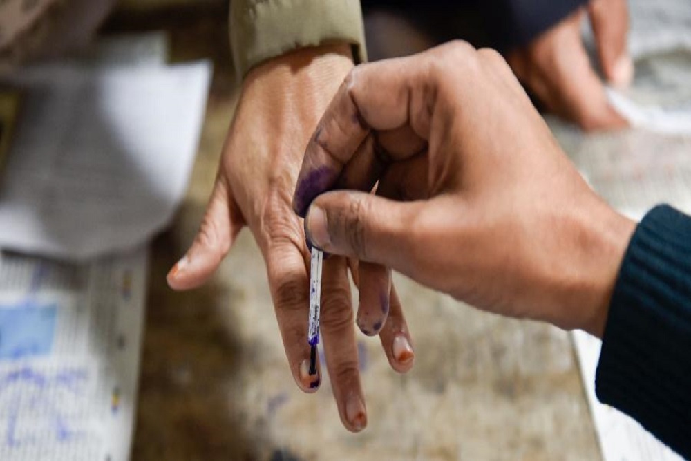 बंगाल पंचायत चुनाव: 696 बूथों पर दोबारा मतदान जारी, कड़ी सुरक्षा में डाले जा रहे वोट