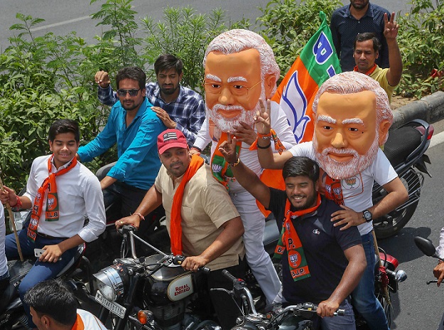 जयपुर में चुनावी रैली के दौरान इस तरह नजर आए भाजपा समर्थक