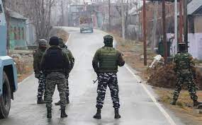जम्मू-कश्मीर के कुलगाम में मुठभेड़, दो आतंकवादी ढेर