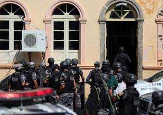 क्यूबेक सिटी की मस्जिद में गोलीबारी, पांच की मौत, दो संदिग्ध गिरफ्तार