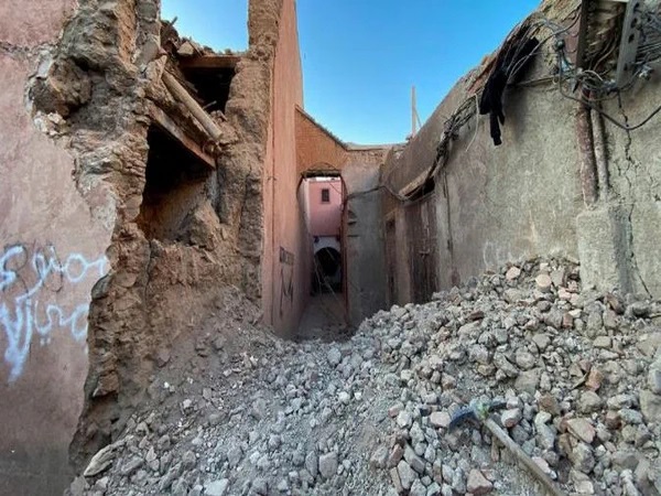 मोरक्को भूकंप: मरने वालों की संख्या बढ़कर 1037 हुई, 1200 से अधिक घायल