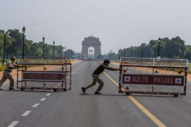 ओमिक्रोन का खौफ: दिल्ली में नाइट कर्फ्यू आज से शुरू, कई और राज्यों में भी कड़े नियम लागू