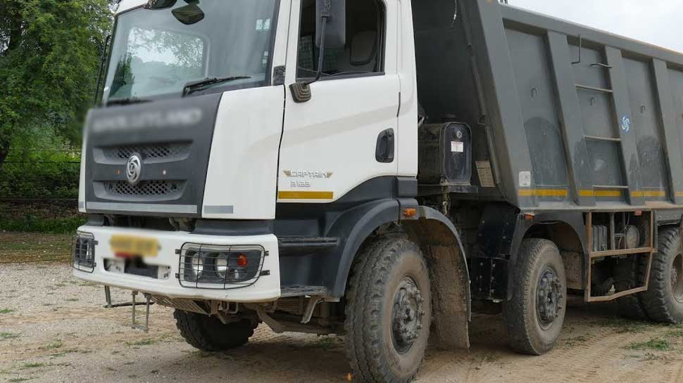गुजरात में दर्दनाक हादसा, सड़क किनारे सो रहे लोगों को ट्रक ने कुचला, 13 की मौत