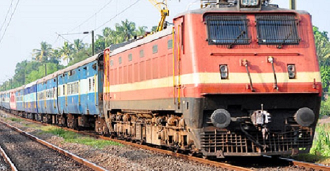 जारी हैं रेल दुर्घटनाएं, जम्मू स्टेशन पर सियालदह एक्सप्रेस का खाली डिब्बा उतरा