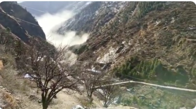 देखें वीडियो: चमोली में फटा ग्लेशियर, 150 लोग लापता; हरिद्वार तक बाढ का खतरा, हेल्प-लाइन नंबर जारी