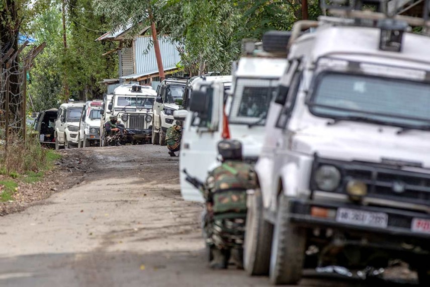 दक्षिण कश्मीर में मुठभेड़ों में पांच आतंकवादी ढेर