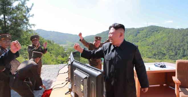 उत्तर कोरिया ने फिर दागी मिसाइल, जद में अमेरिका