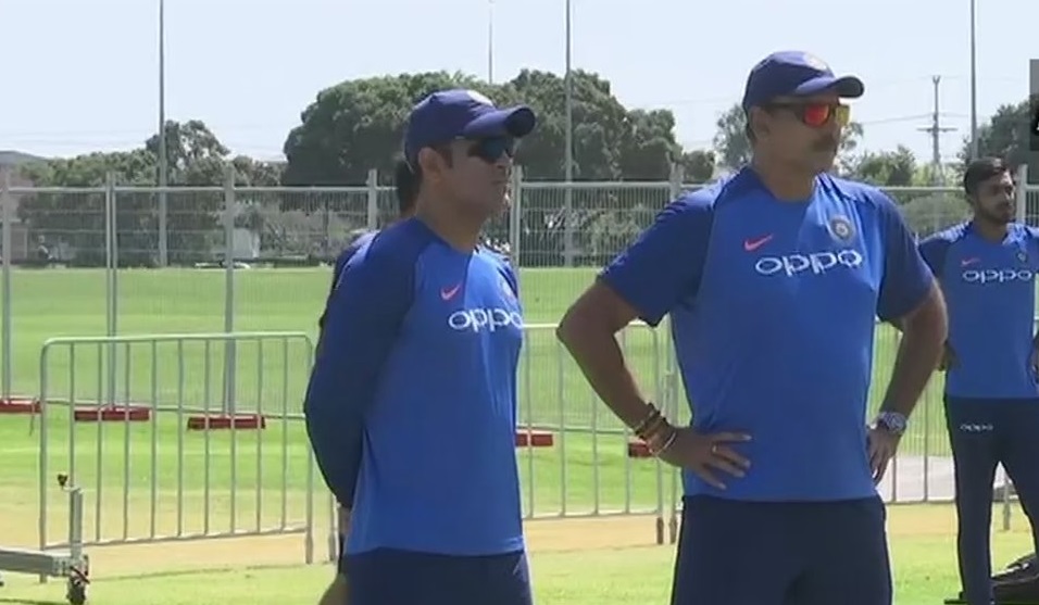 शनिवार को न्यूजीलैंड के खिलाफ खेले जाने वाले दूसरे वनडे मैच से पहले माउंट माउंगानुई में प्रेक्टिस करती इंडियन क्रिकेट टीम