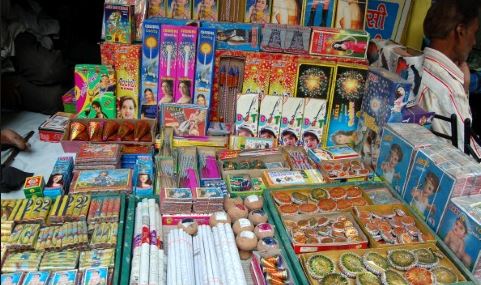सुप्रीम कोर्ट ने दिल्ली-एनसीआर में पटाखे की बिक्री पर लगाई रोक